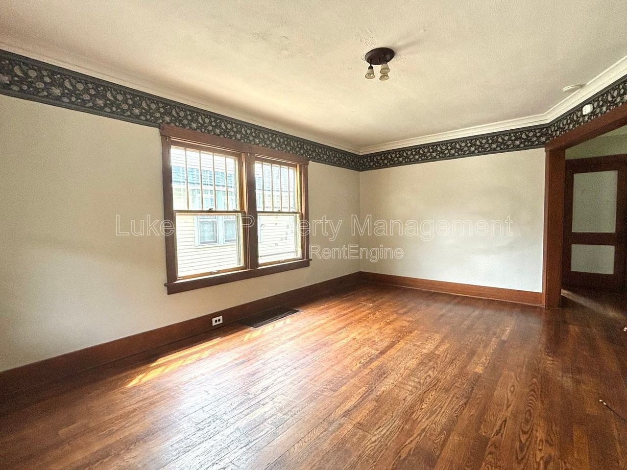 819 Hoffman Ct - Photo 2 of 17