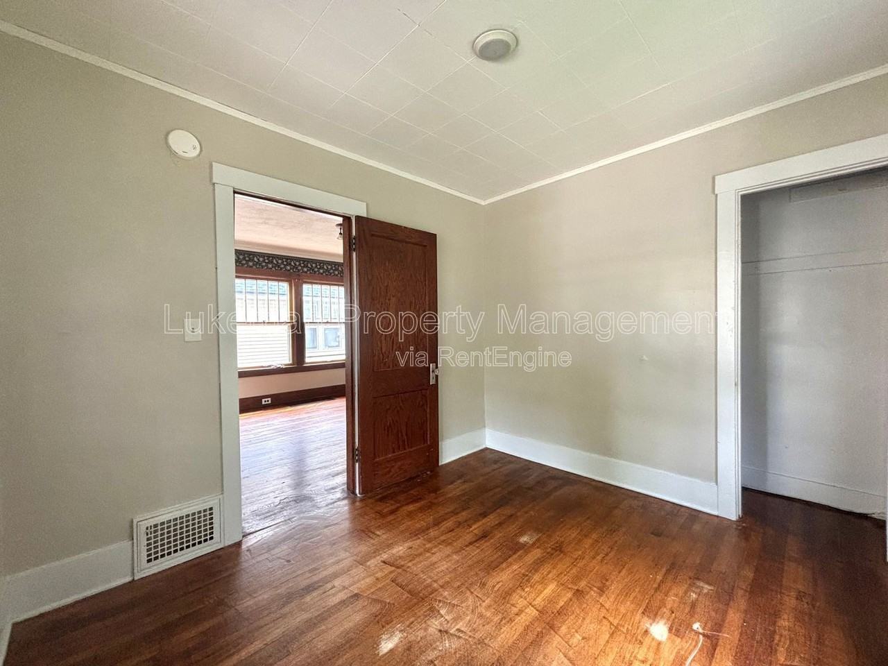 819 Hoffman Ct - Photo 3 of 17