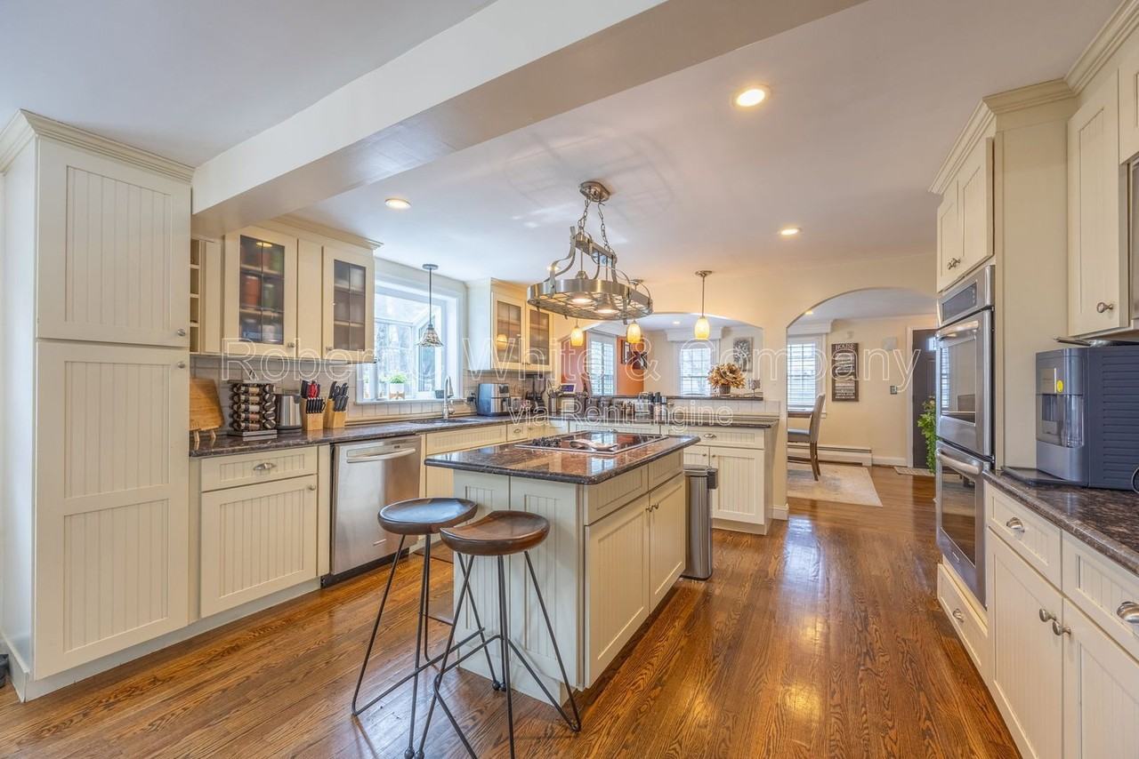 4 Trotwood Dr - Photo 4 of 28