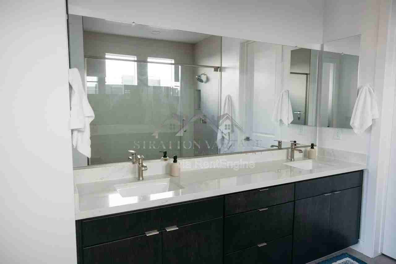 10262 E Utah Ave - Photo 2 of 37