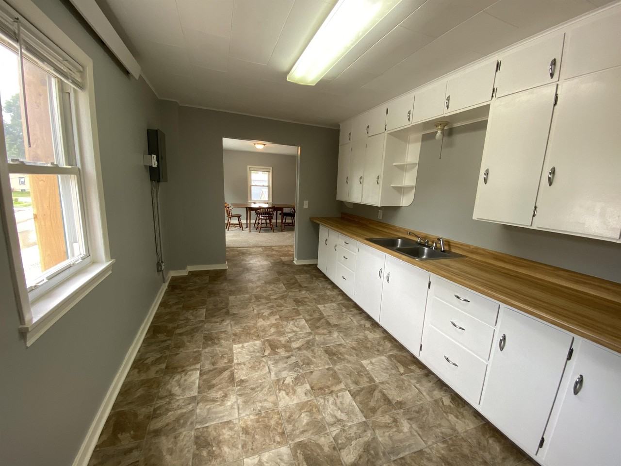 220 E 7th St #3 - Photo 3 of 7