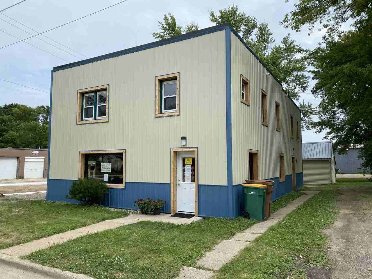 220 E 7th St #3 - Photo 2 of 7