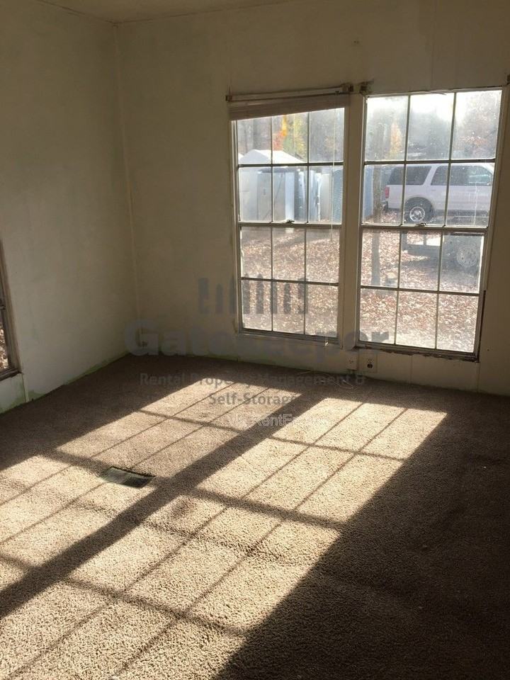 1331 Highway 92 N - Photo 2 of 9