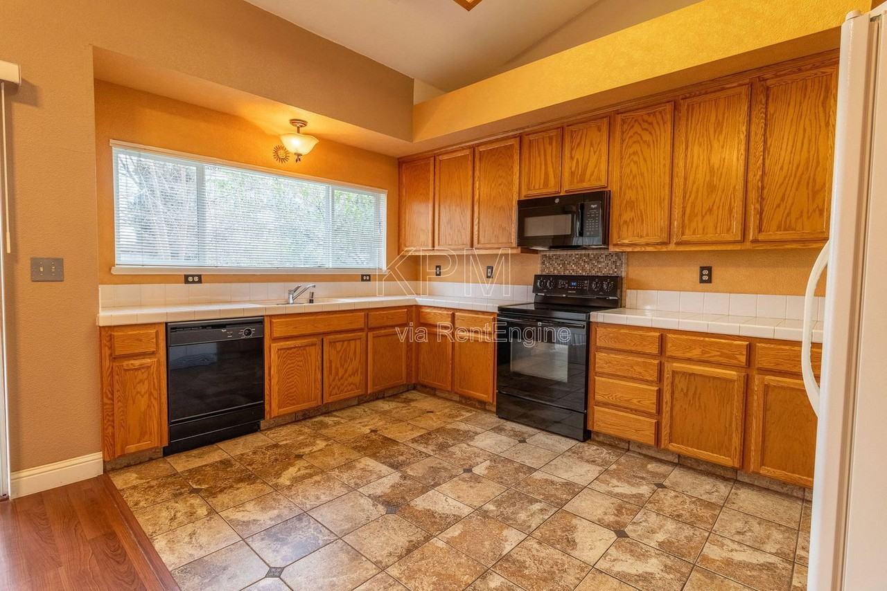 1106 Klemeyer Cir - Photo 7 of 28