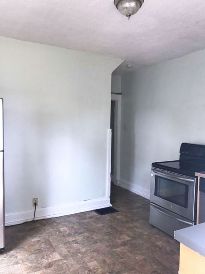 1446 Hamlet St - Photo 7 of 11