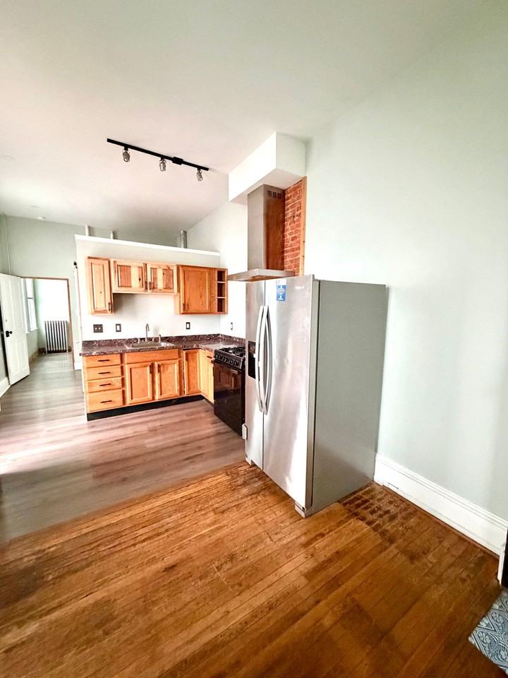 205 E King St #1 - Photo 2 of 13