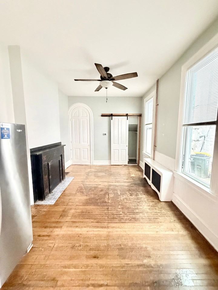 205 E King St #1 - Photo 4 of 13