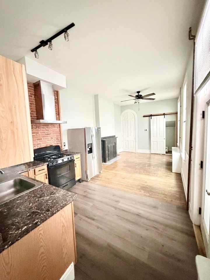 205 E King St #1 - Photo 5 of 13