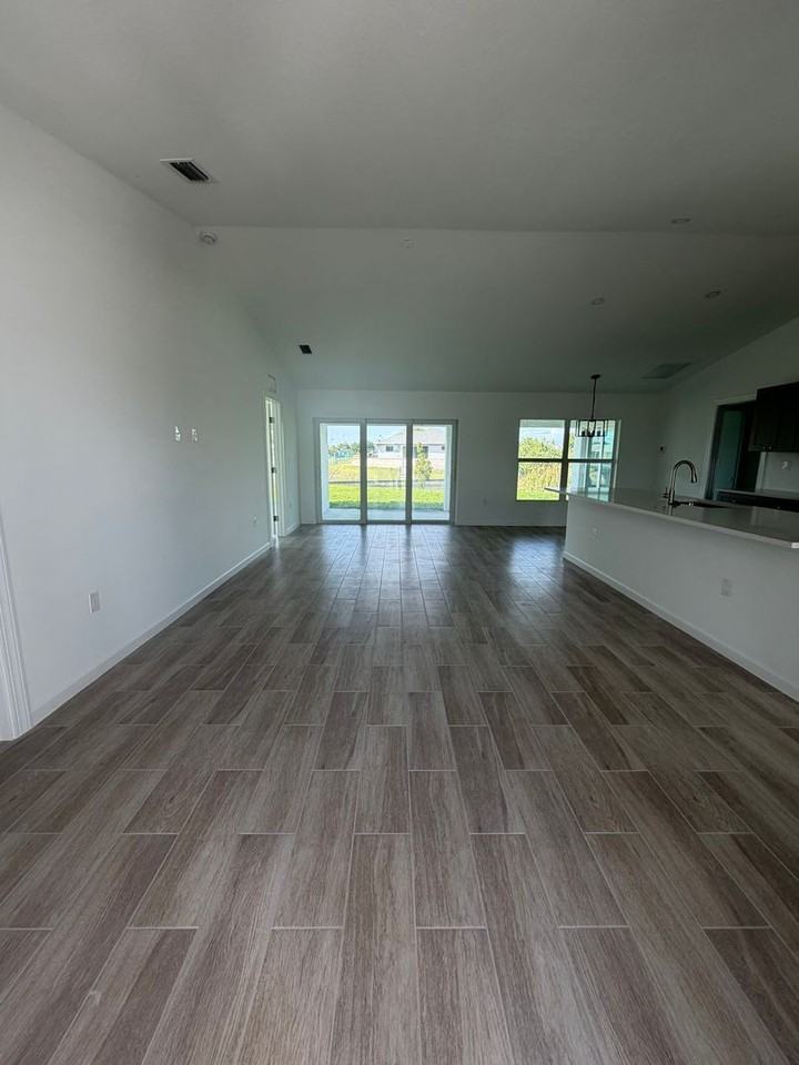 1301 Ne 11th Ter - Photo 2 of 10