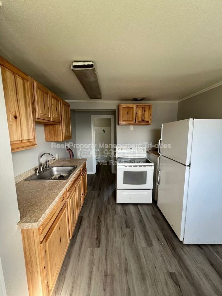 919 E 27th Ave - Photo 2 of 10