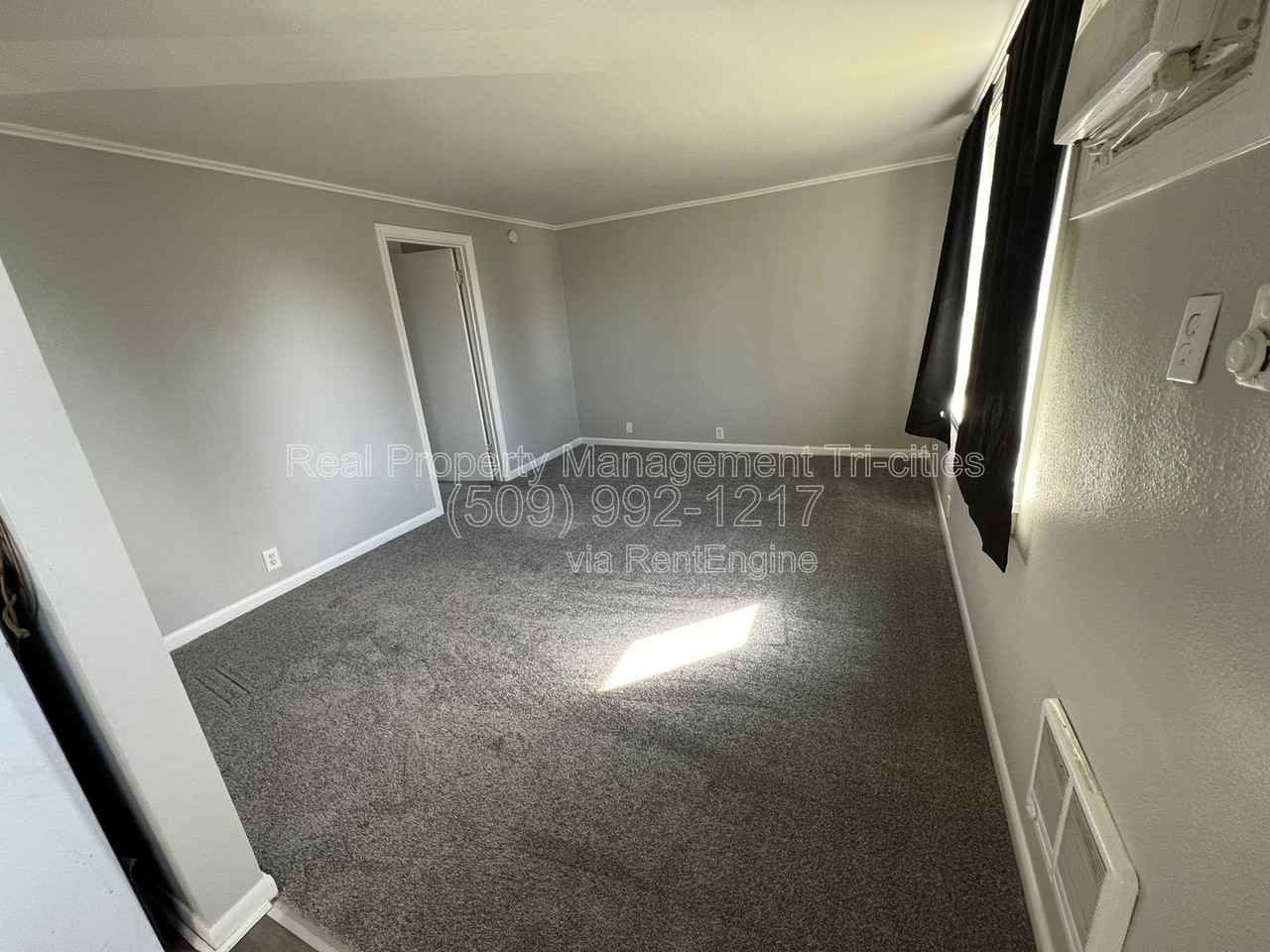 919 E 27th Ave - Photo 3 of 10