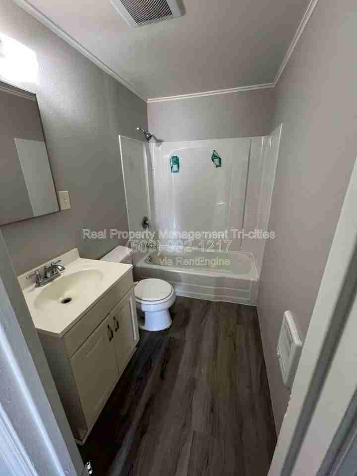 919 E 27th Ave - Photo 7 of 10