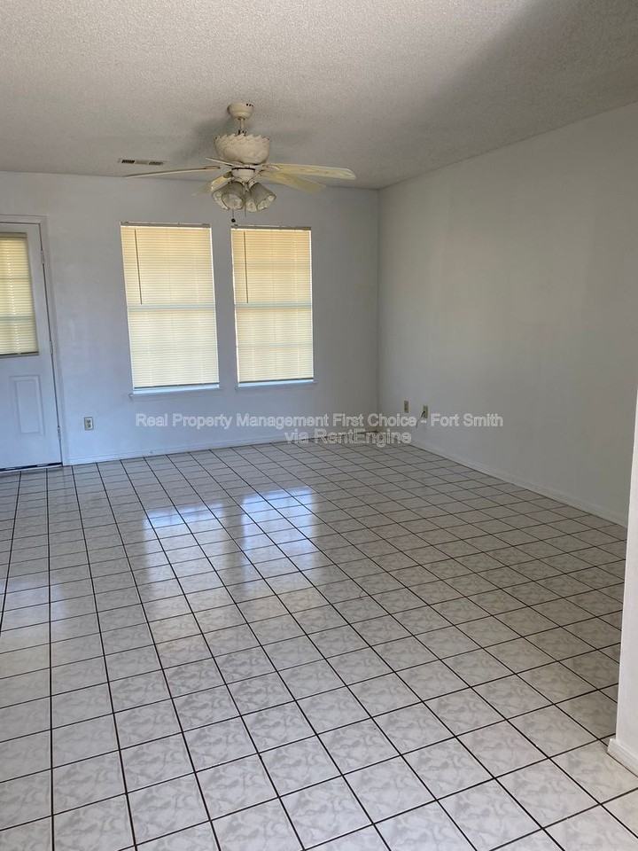 3505 Ridgeway Dr - Photo 2 of 13