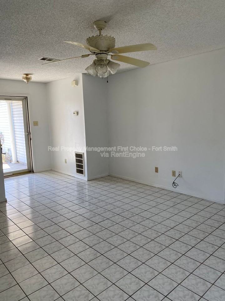 3505 Ridgeway Dr - Photo 3 of 13