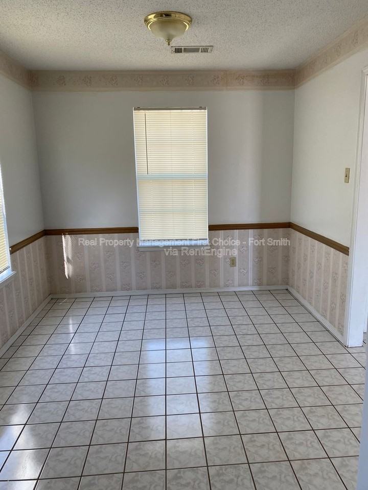 3505 Ridgeway Dr - Photo 4 of 13