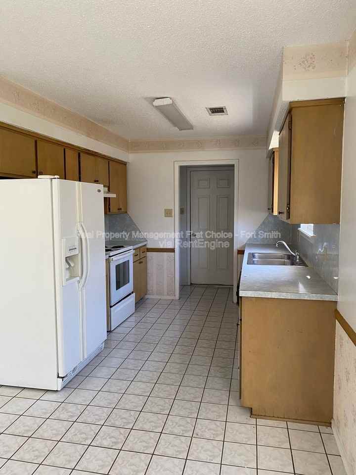 3505 Ridgeway Dr - Photo 5 of 13