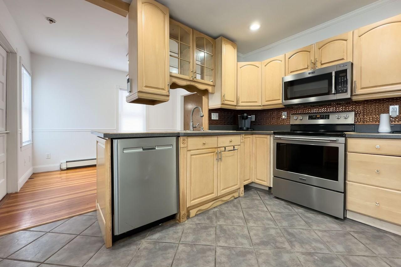 544 North St - Photo 2 of 31