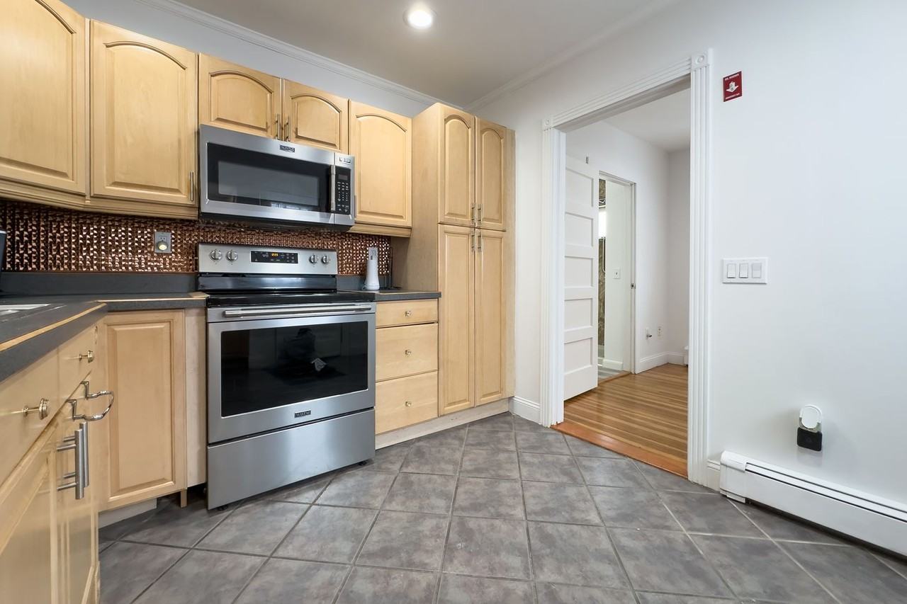 544 North St - Photo 3 of 31