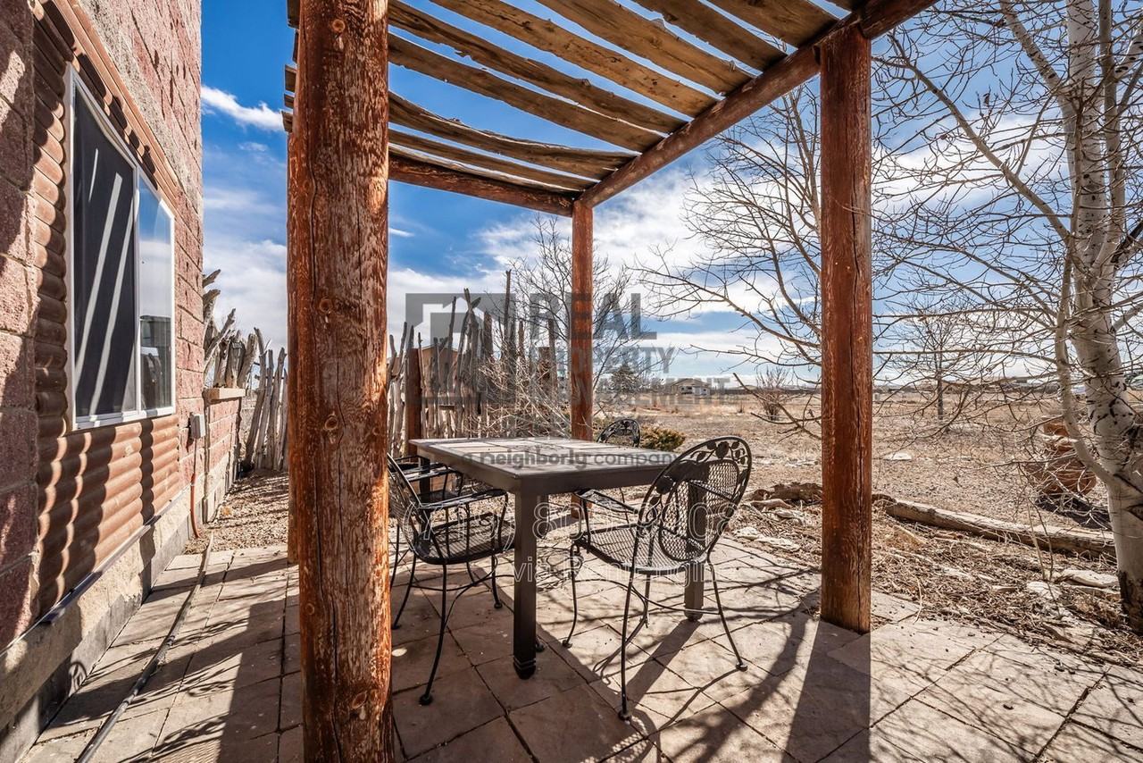 531 E Milt Dr - Photo 5 of 42