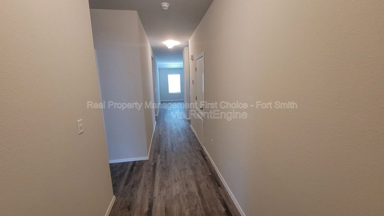 8218 Melody Ln - Photo 3 of 25