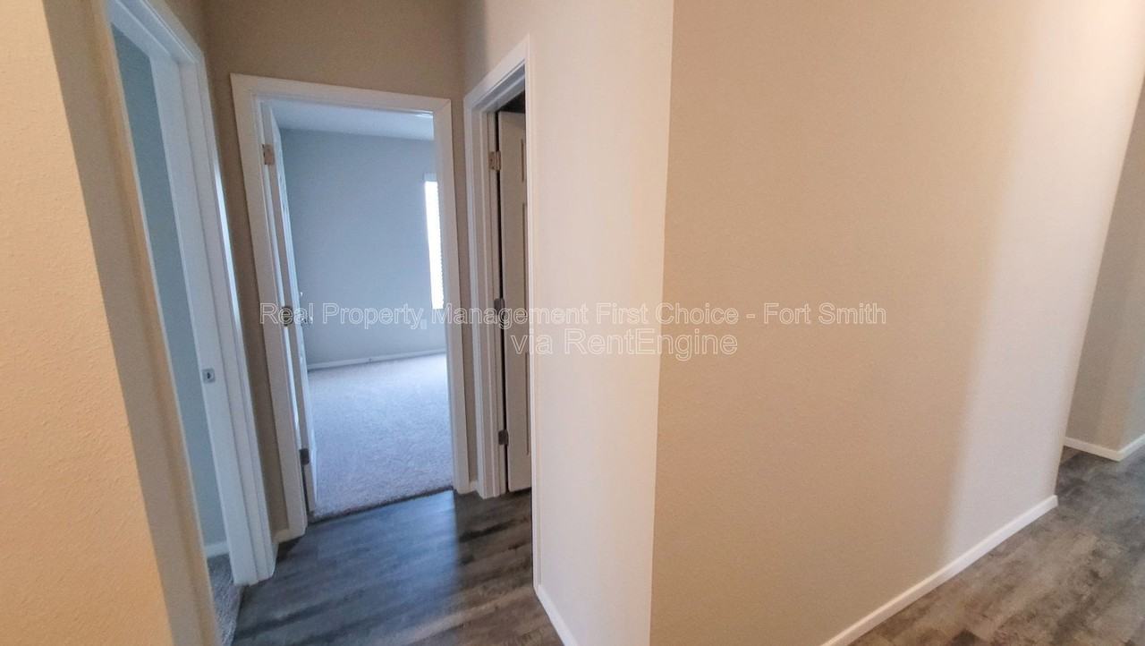 8218 Melody Ln - Photo 4 of 25