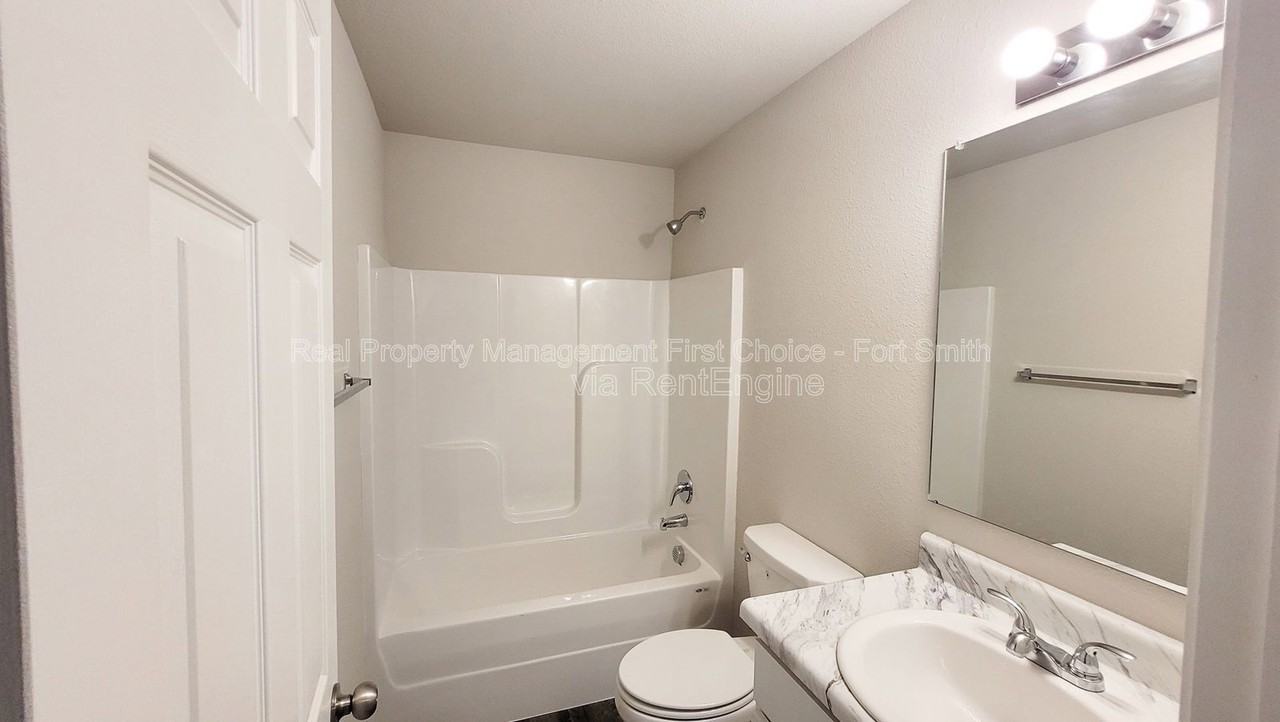 8218 Melody Ln - Photo 5 of 25