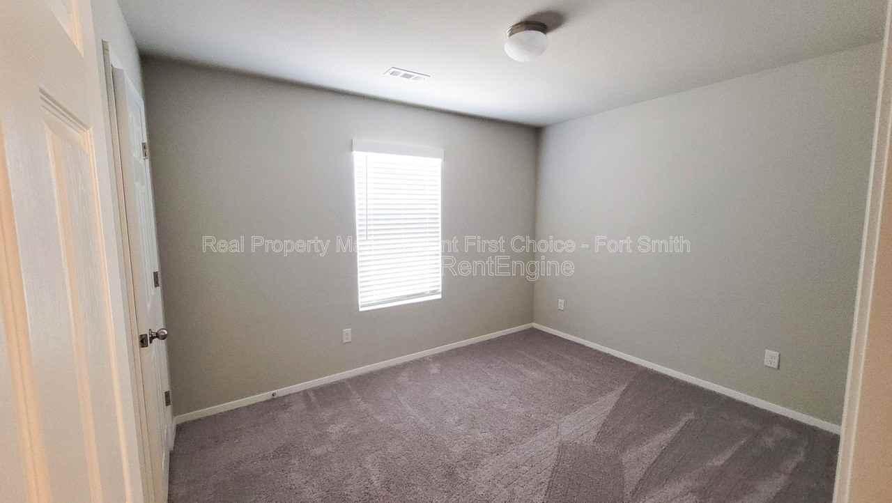 8218 Melody Ln - Photo 6 of 25