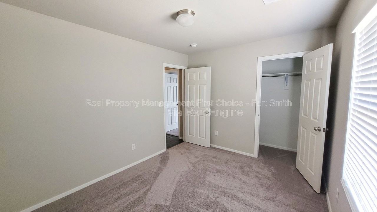 8218 Melody Ln - Photo 7 of 25