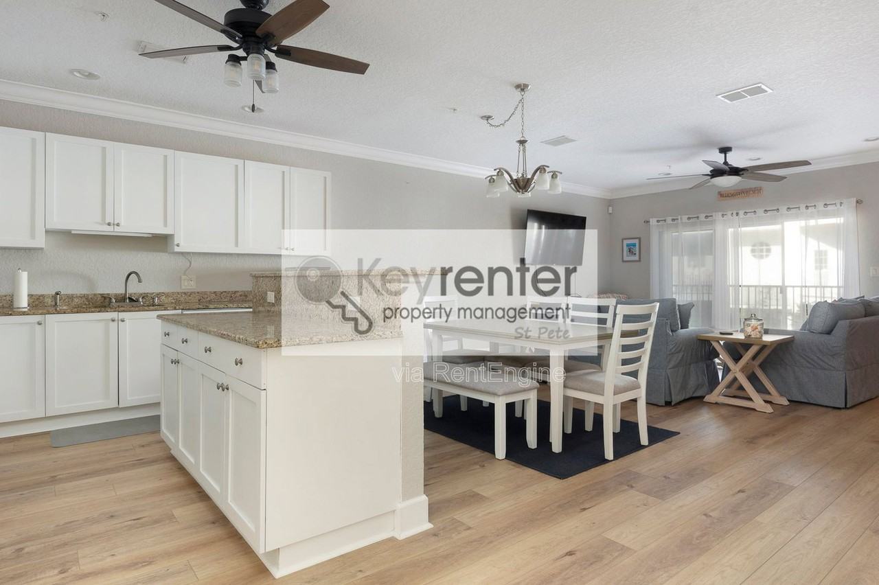 130 164th Ave - Photo 4 of 45