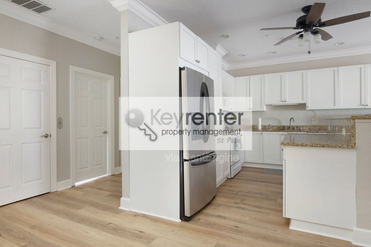 130 164th Ave - Photo 5 of 45