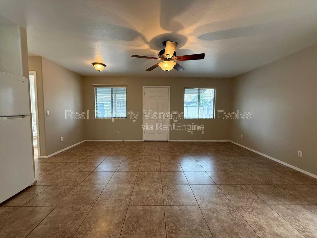 5021 N 18th Ave #6 - Photo 5 of 19