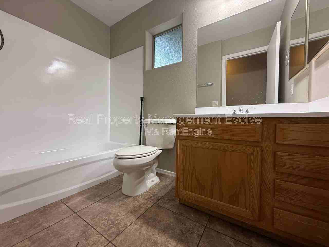 5021 N 18th Ave #6 - Photo 6 of 19