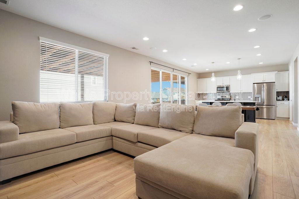 27837 E 9th Ln - Photo 3 of 23