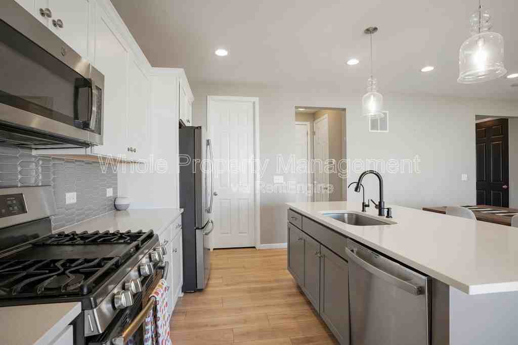 27837 E 9th Ln - Photo 5 of 23