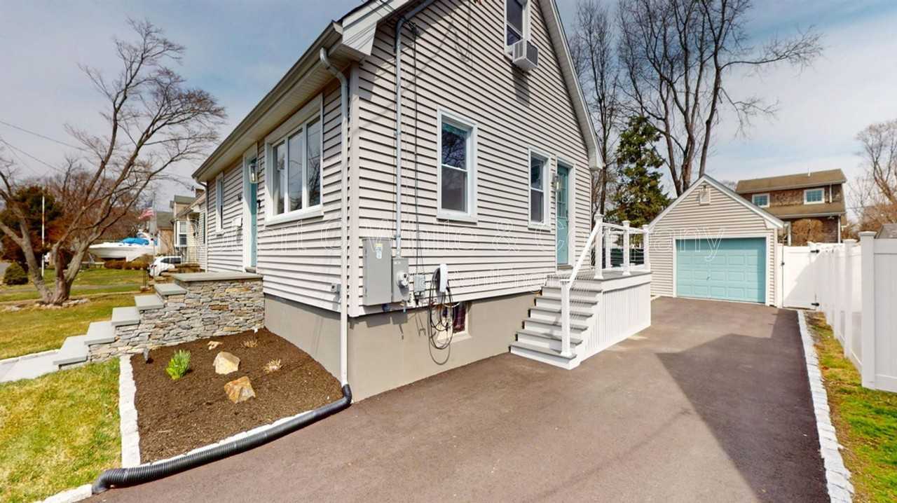 161 Mona Ter - Photo 2 of 27