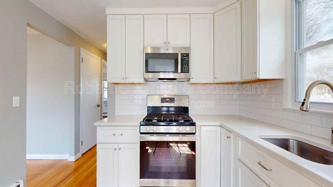 161 Mona Ter - Photo 4 of 27