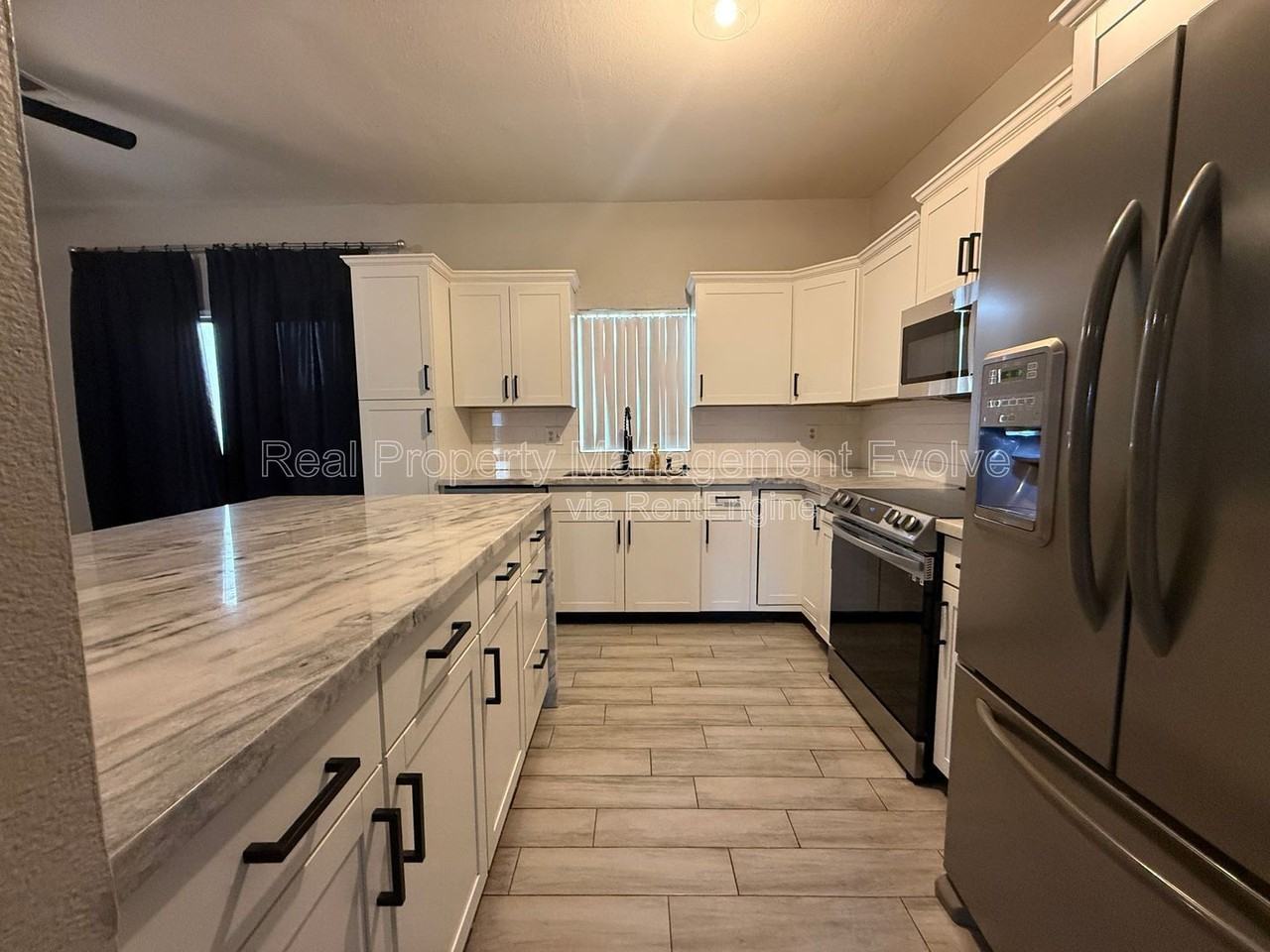 18626 N 34th Ave #2 - Photo 4 of 23