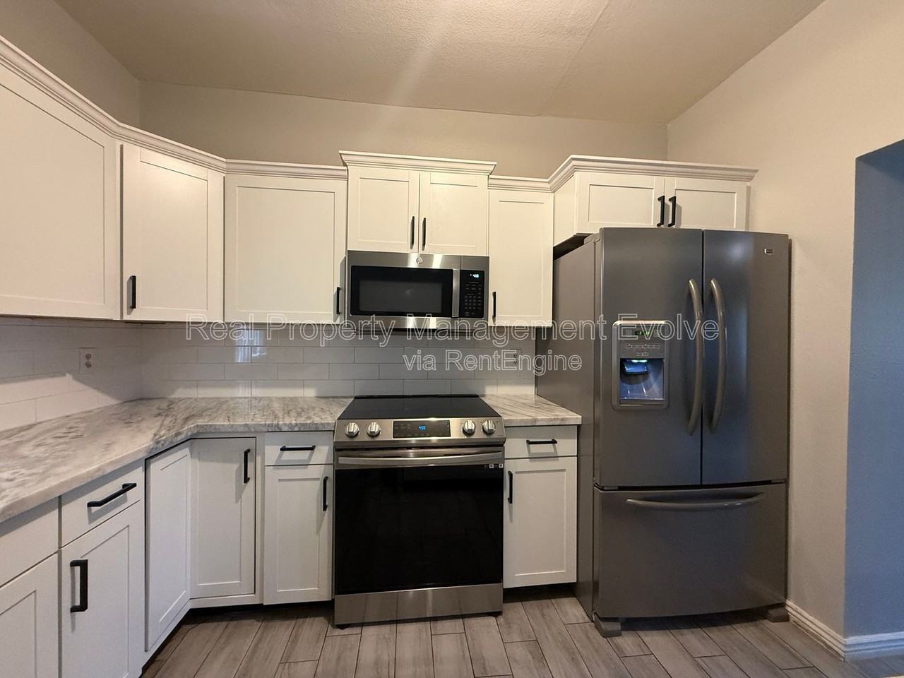 18626 N 34th Ave #2 - Photo 5 of 23