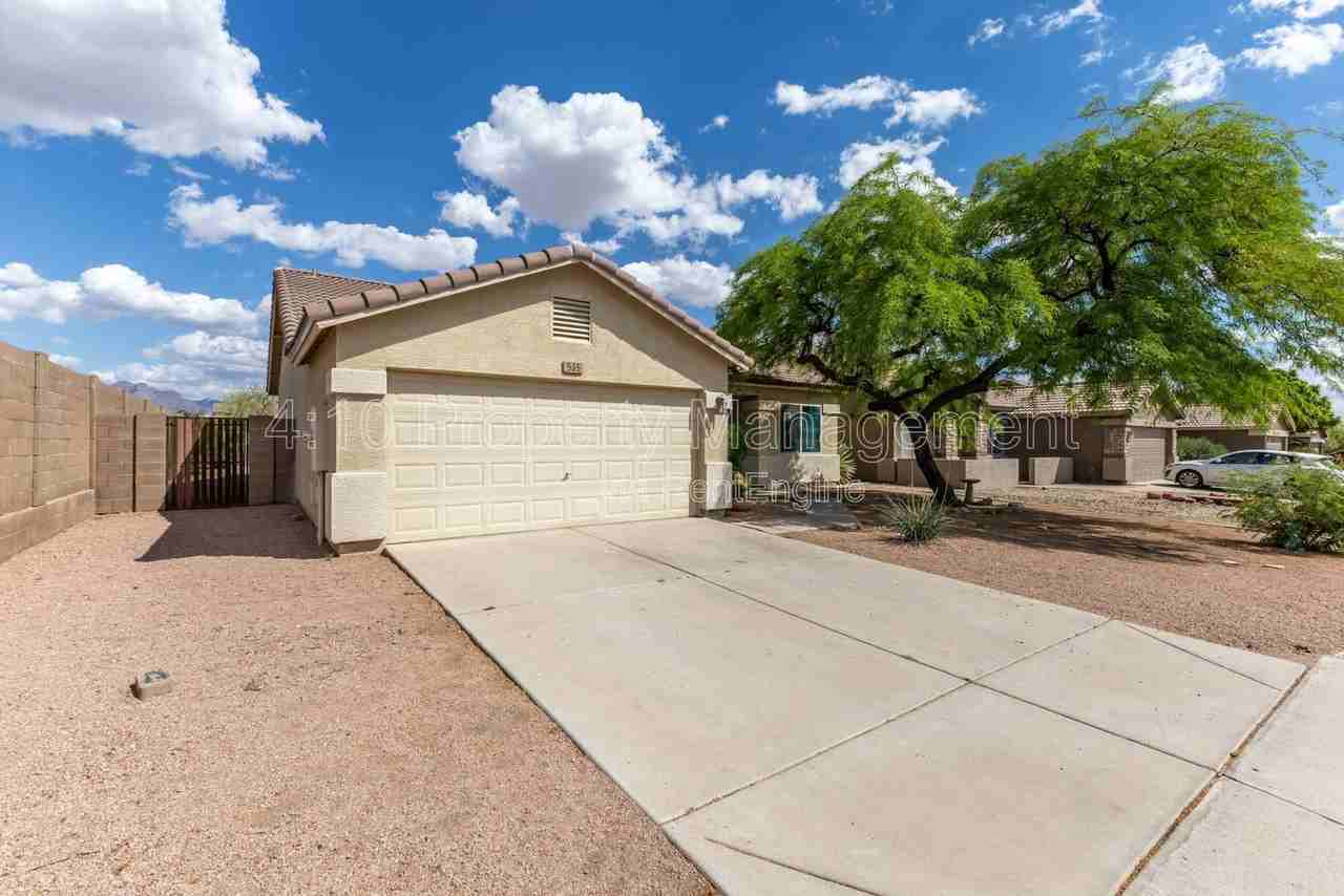 535 N Emery - Photo 3 of 35