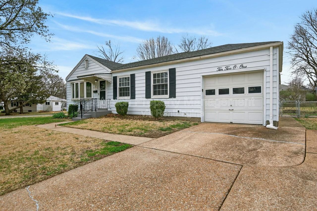 10201 Surf Dr - Photo 2 of 36