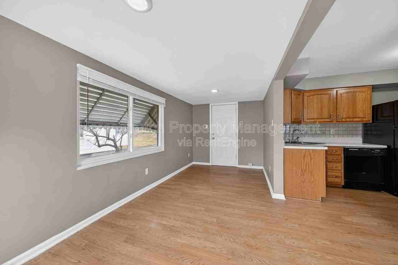 10201 Surf Dr - Photo 7 of 36