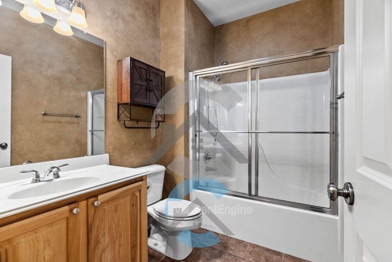 1445 Champions Dr - Photo 3 of 16