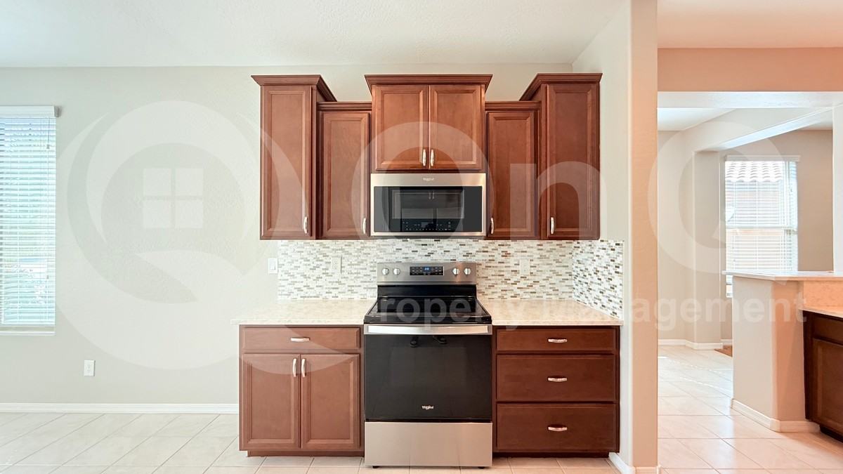 9644 W Fallen Leaf Ln - Photo 4 of 50