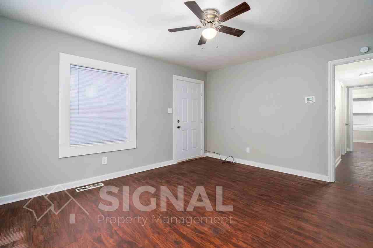 5832 Court Q - Photo 7 of 24