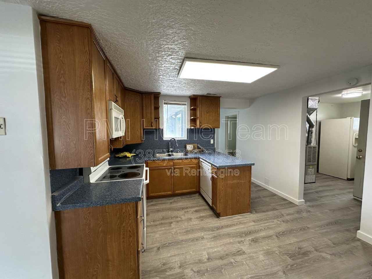 256 9th St - Photo 3 of 14