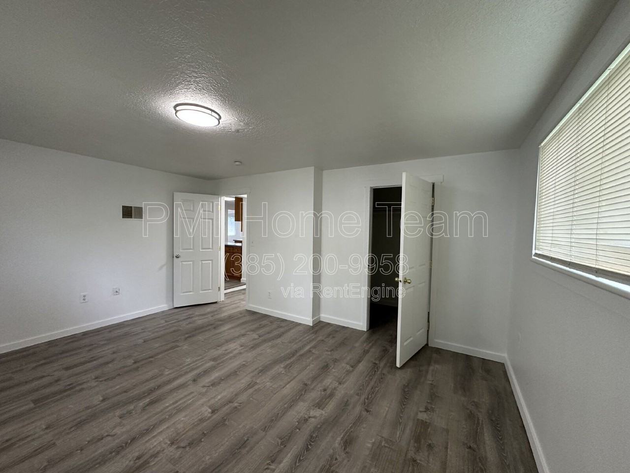 256 9th St - Photo 4 of 14