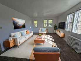 447 Ne Winchester St - Photo 1 of 1