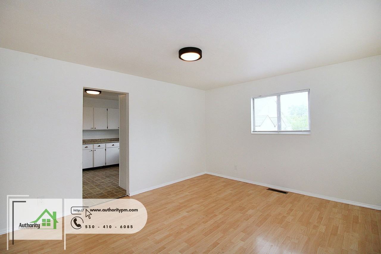 1824 Heller Ln - Photo 5 of 24