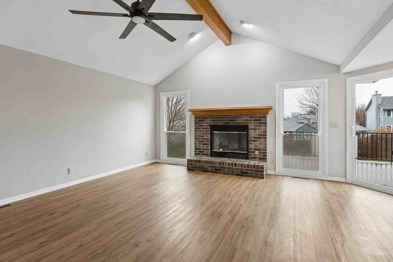 16910 Holmes Cir - Photo 2 of 20