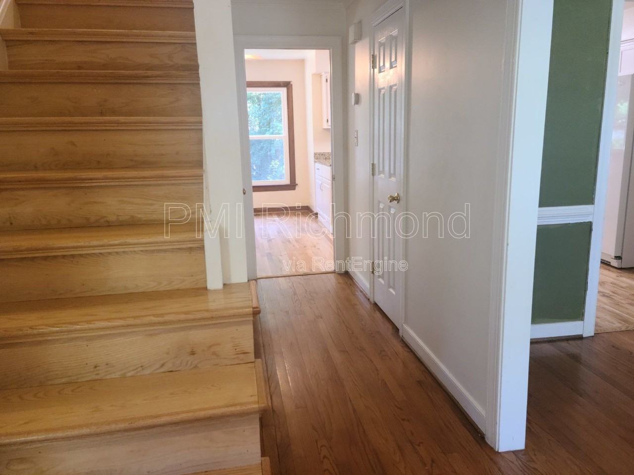 10412 Kings Grant Dr - Photo 3 of 23